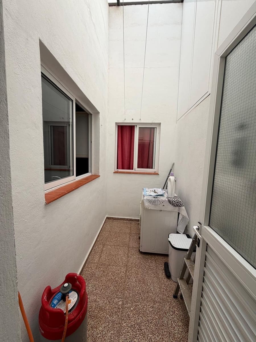 6 chambre Villa/Maison Semi-Mitoyenne à vendre à Santa Cruz de Tenerife avec garage - 450 000 € (Ref: 9677493)