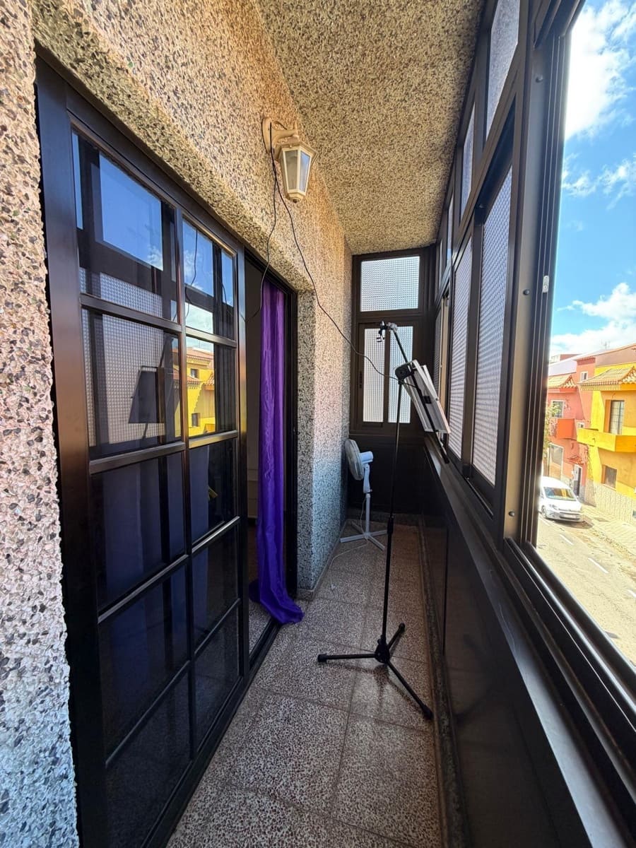 6 chambre Villa/Maison Semi-Mitoyenne à vendre à Santa Cruz de Tenerife avec garage - 450 000 € (Ref: 9677493)