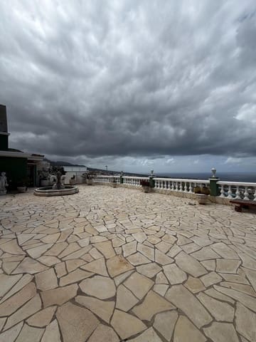 4 quarto Moradia para venda em San Cristóbal de La Laguna com piscina garagem - 990 000 € (Ref: 9679866)