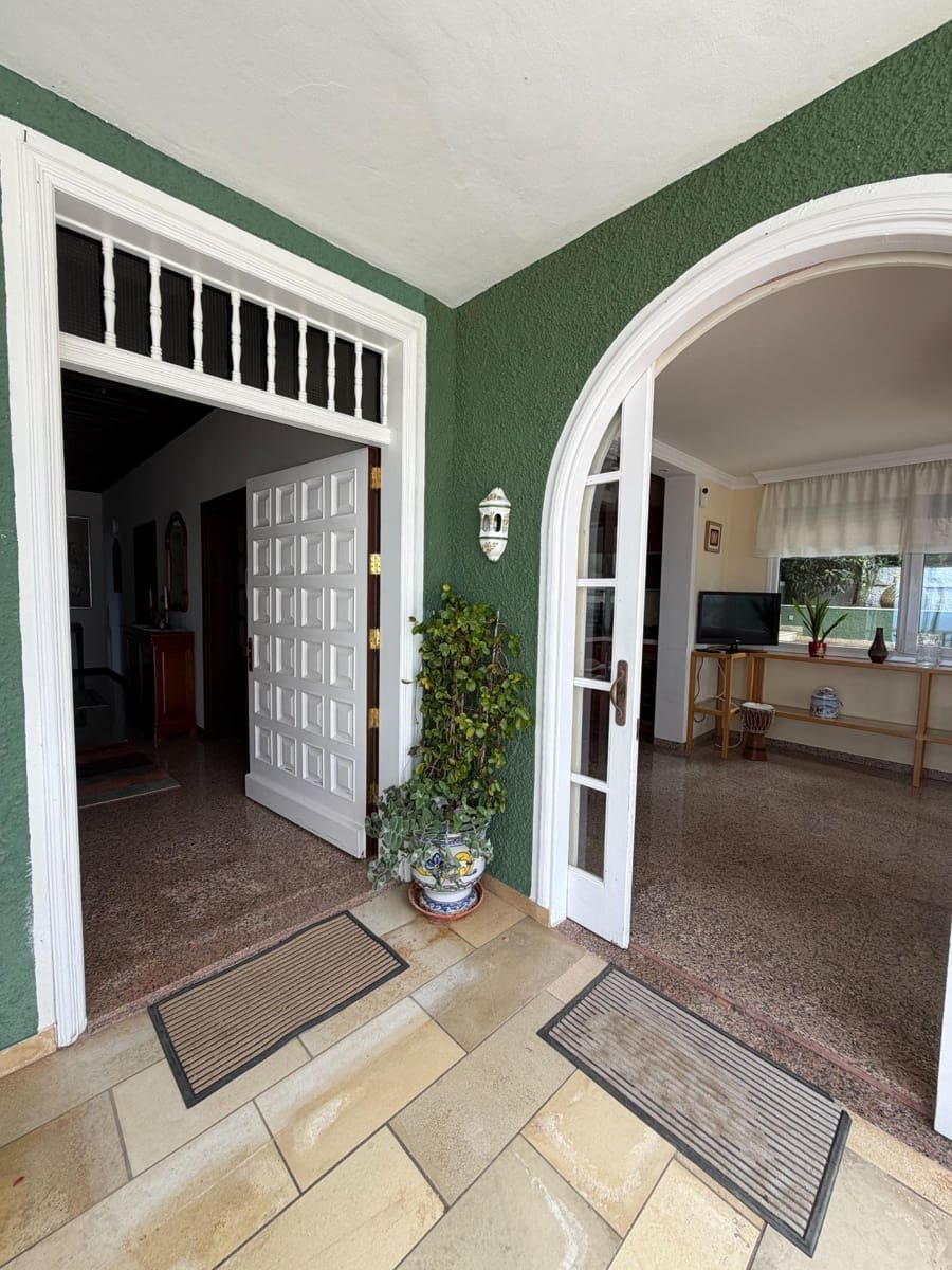 4 bedroom Villa for sale in San Cristobal de La Laguna with pool garage - € 900,000 (Ref: 9679866)