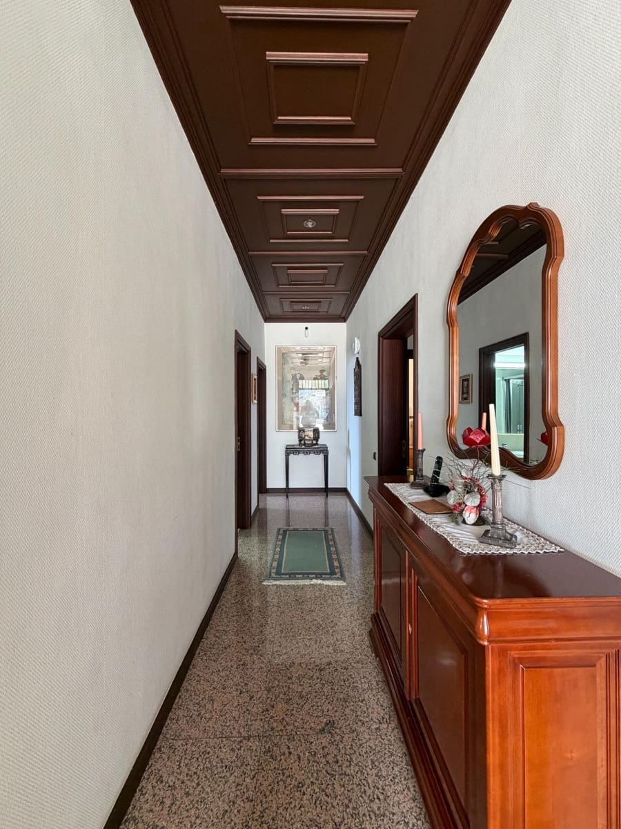 4 bedroom Villa for sale in San Cristobal de La Laguna with pool garage - € 900,000 (Ref: 9679866)