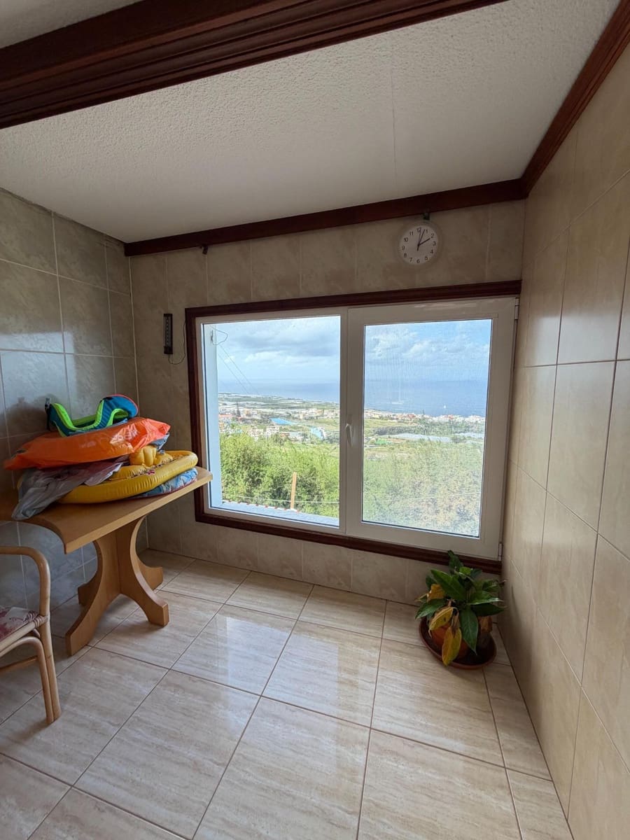 4 bedroom Villa for sale in San Cristobal de La Laguna with pool garage - € 900,000 (Ref: 9679866)