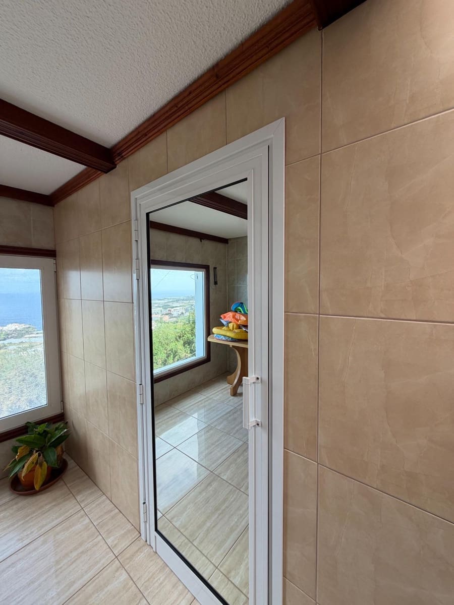 4 bedroom Villa for sale in San Cristobal de La Laguna with pool garage - € 900,000 (Ref: 9679866)