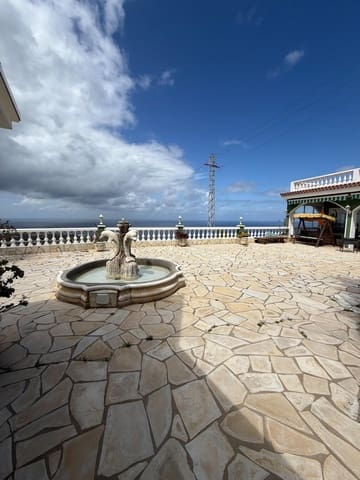 4 quarto Moradia para venda em San Cristóbal de La Laguna com piscina garagem - 990 000 € (Ref: 9679866)