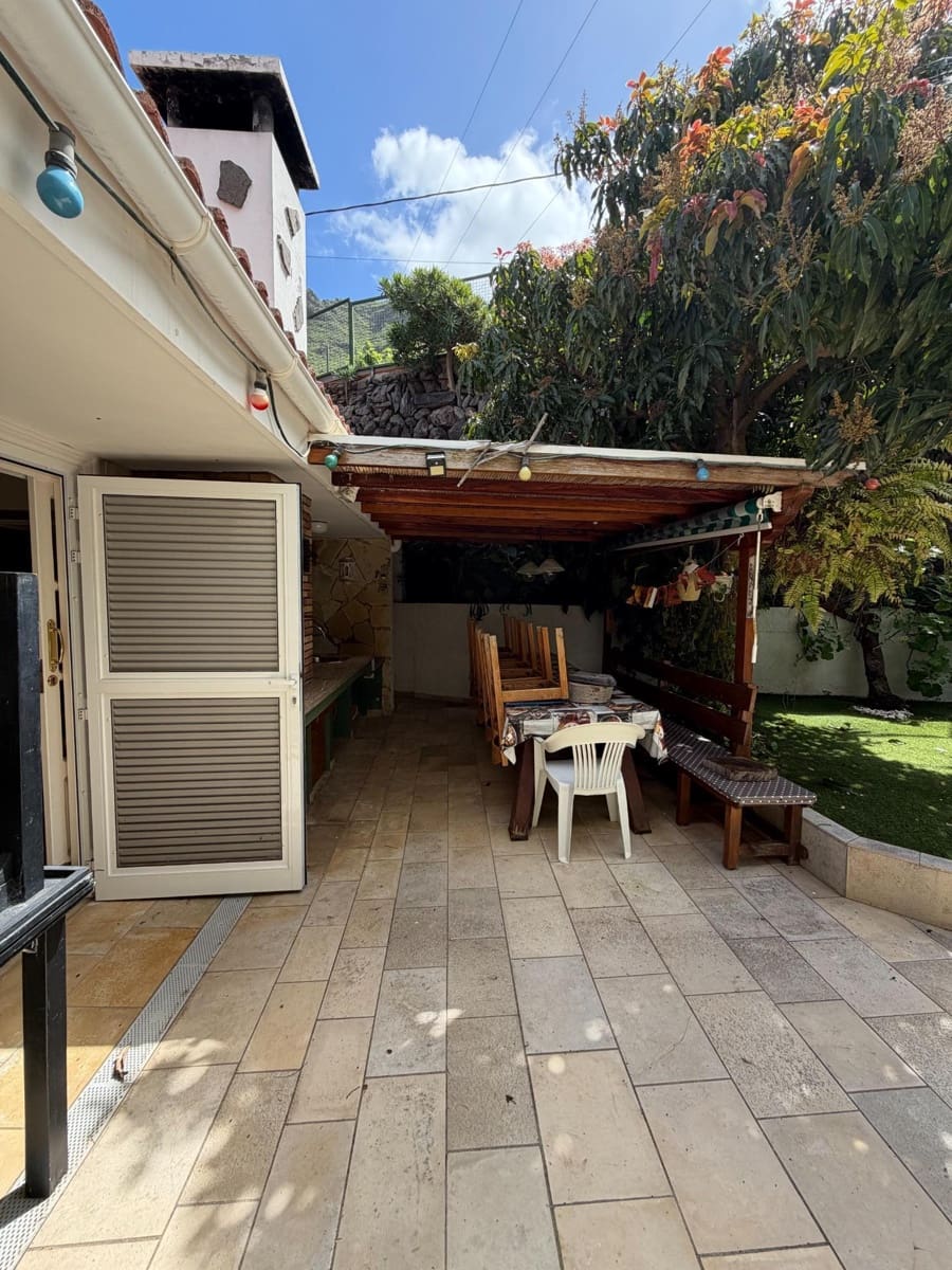 4 bedroom Villa for sale in San Cristobal de La Laguna with pool garage - € 900,000 (Ref: 9679866)