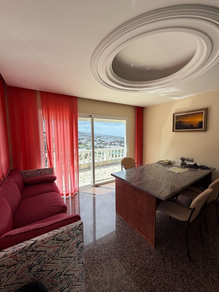 4 bedroom Villa for sale in San Cristobal de La Laguna with pool garage - € 900,000 (Ref: 9679866)