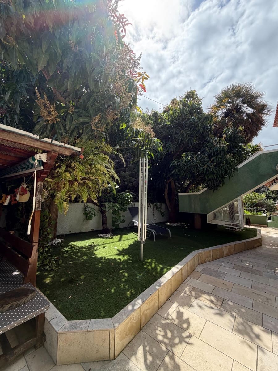 4 bedroom Villa for sale in San Cristobal de La Laguna with pool garage - € 900,000 (Ref: 9679866)