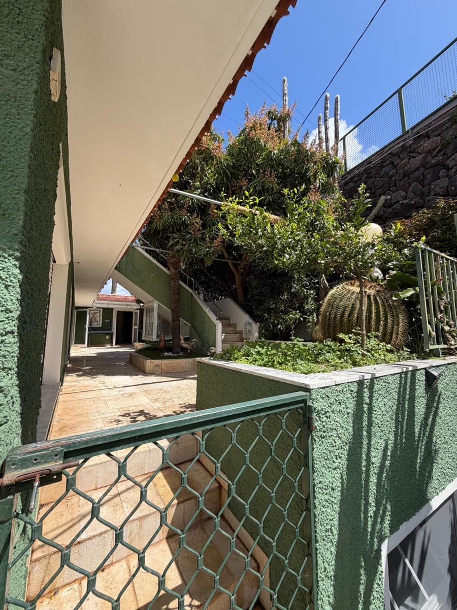 4 bedroom Villa for sale in San Cristobal de La Laguna with pool garage - € 900,000 (Ref: 9679866)