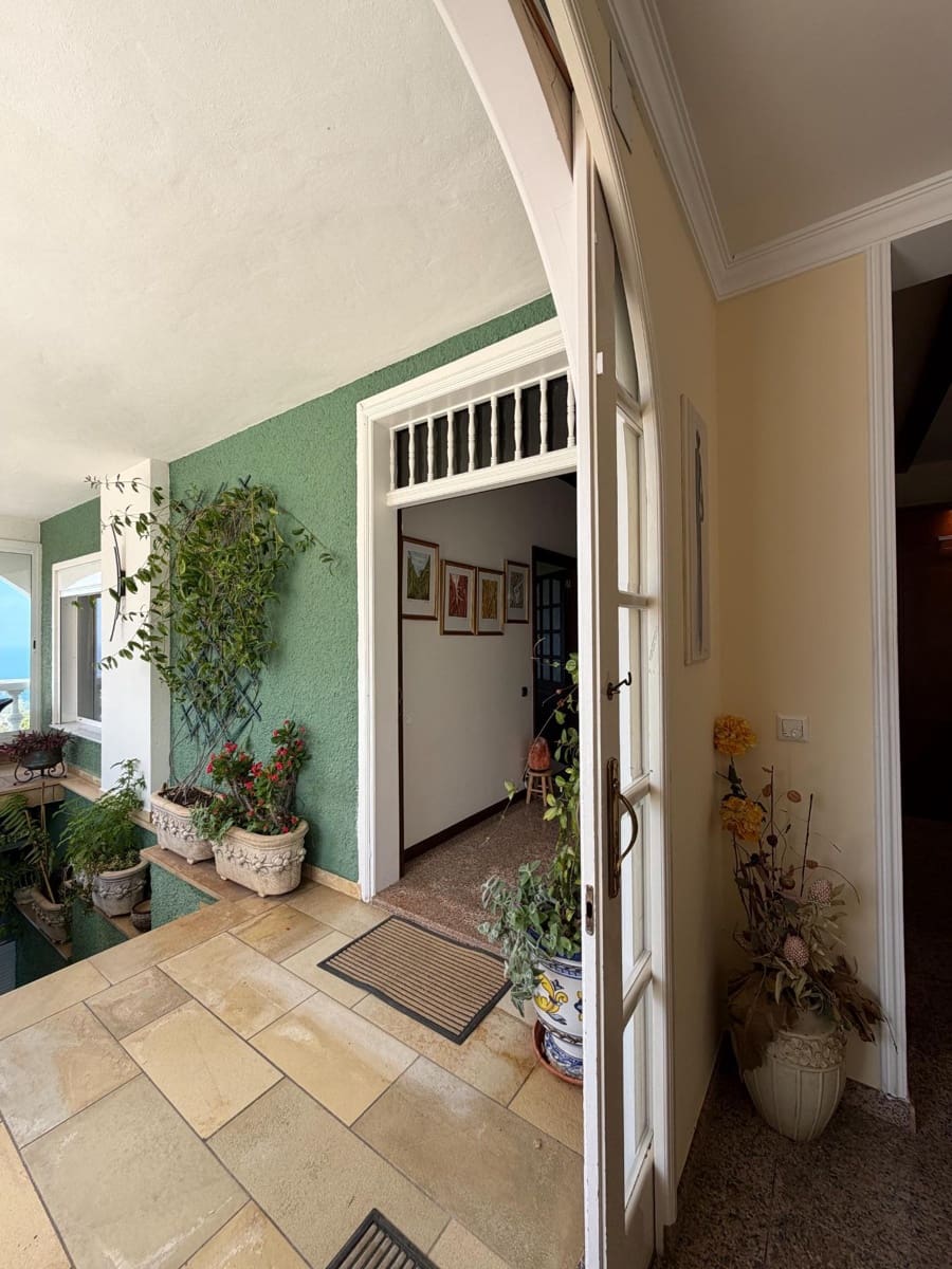 4 bedroom Villa for sale in San Cristobal de La Laguna with pool garage - € 900,000 (Ref: 9679866)