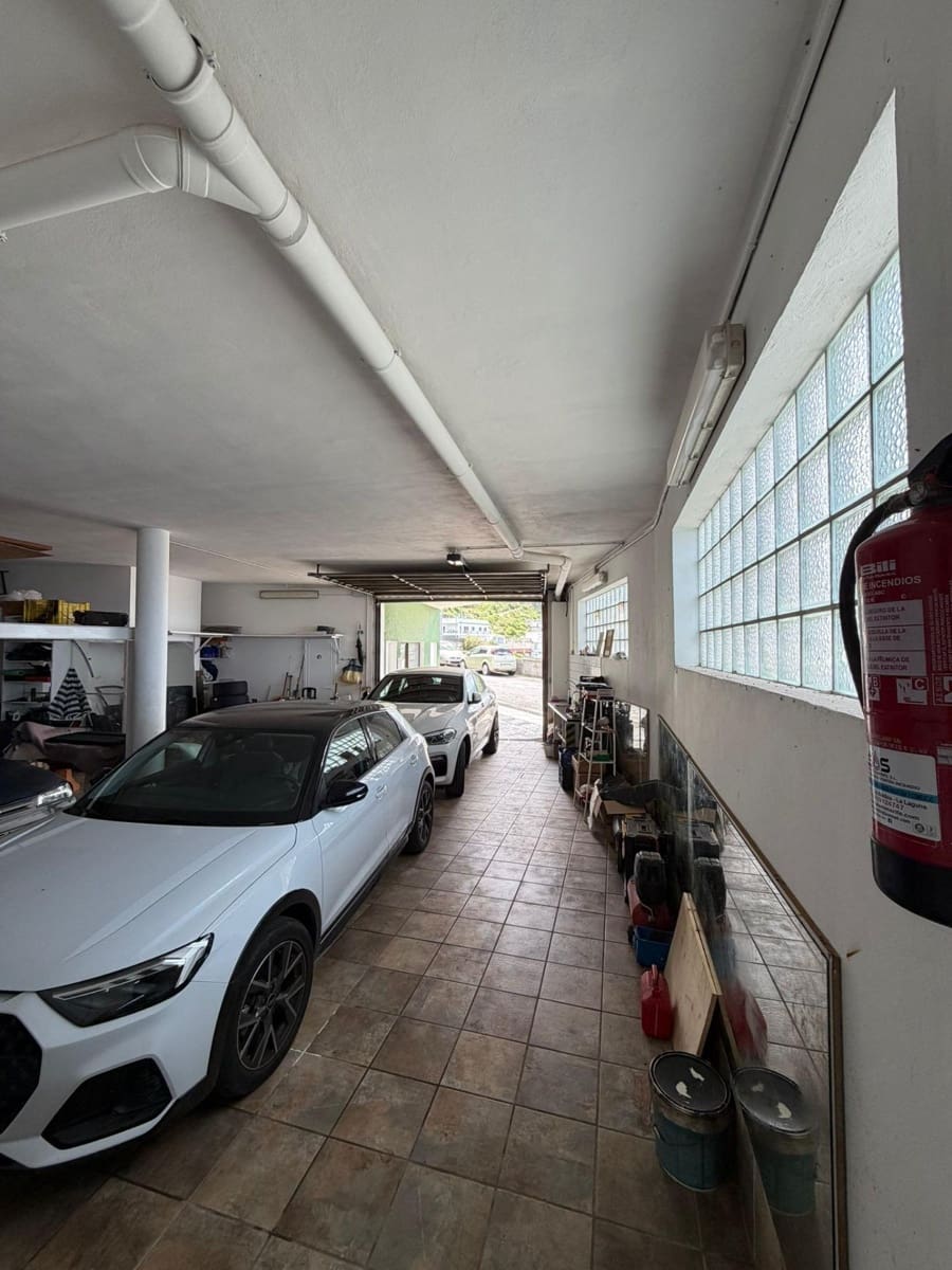 4 bedroom Villa for sale in San Cristobal de La Laguna with pool garage - € 900,000 (Ref: 9679866)