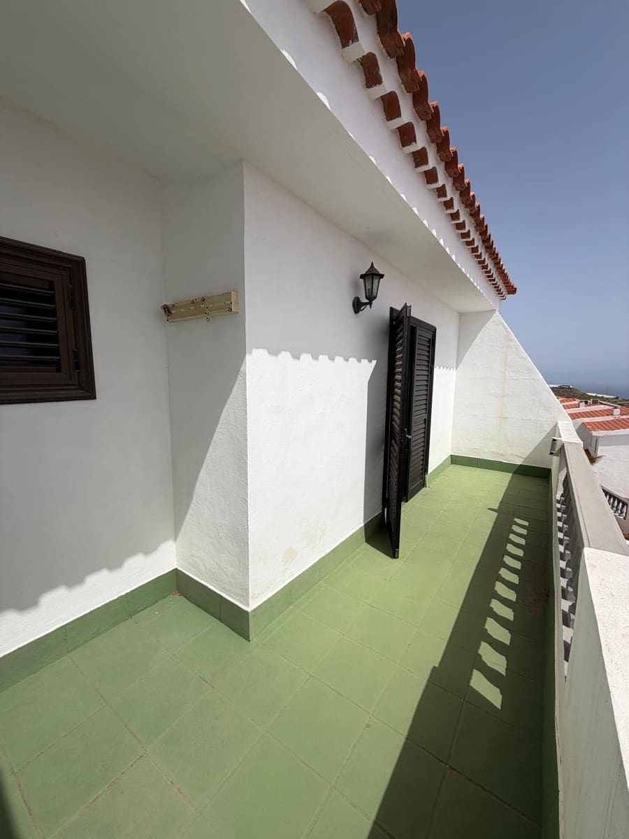 5 bedroom Villa for sale in Radazul with pool garage - € 570,000 (Ref: 9698832)