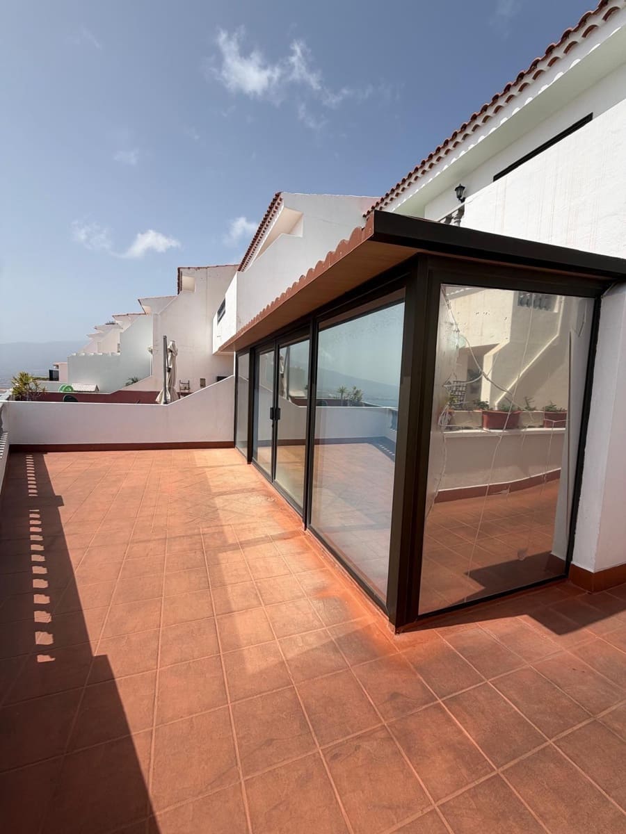 5 bedroom Villa for sale in Radazul with pool garage - € 570,000 (Ref: 9698832)