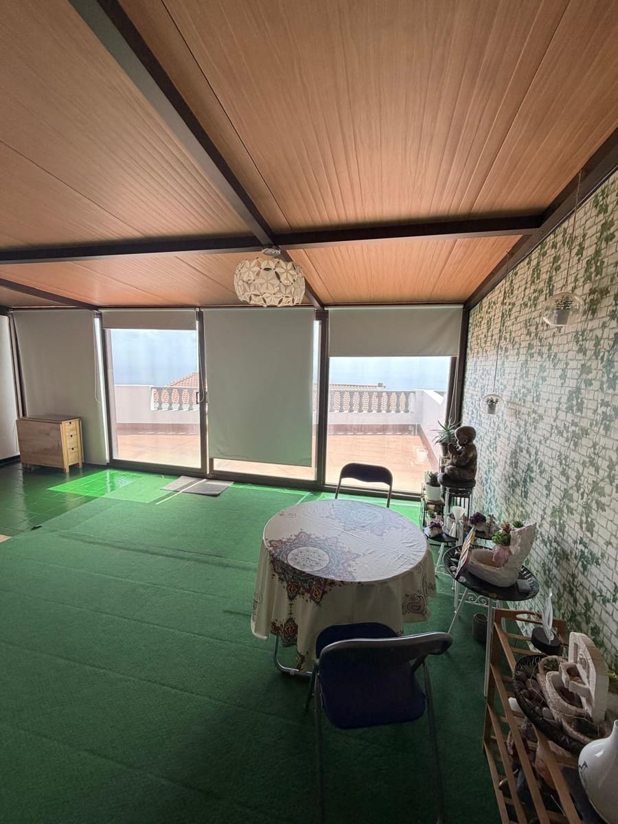 5 bedroom Villa for sale in Radazul with pool garage - € 570,000 (Ref: 9698832)