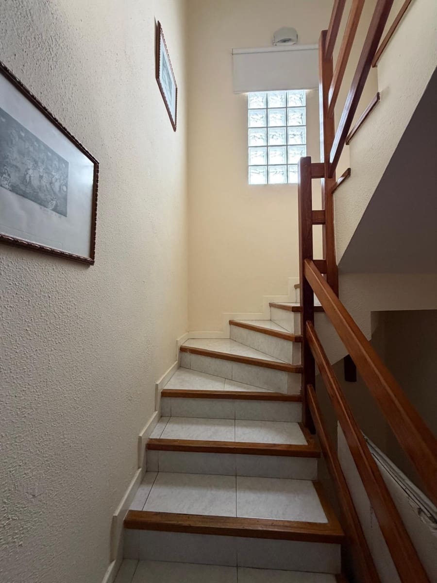 5 bedroom Villa for sale in Radazul with pool garage - € 570,000 (Ref: 9698832)