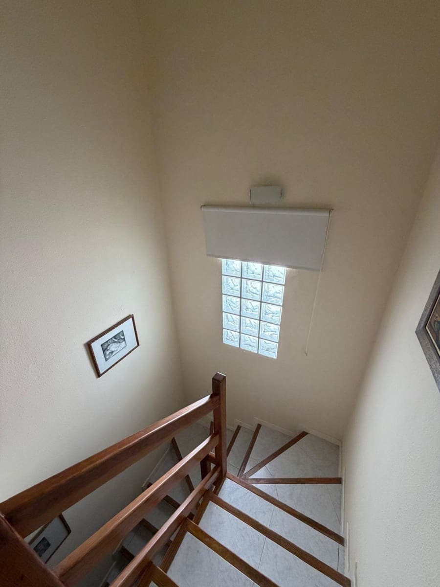 5 bedroom Villa for sale in Radazul with pool garage - € 570,000 (Ref: 9698832)