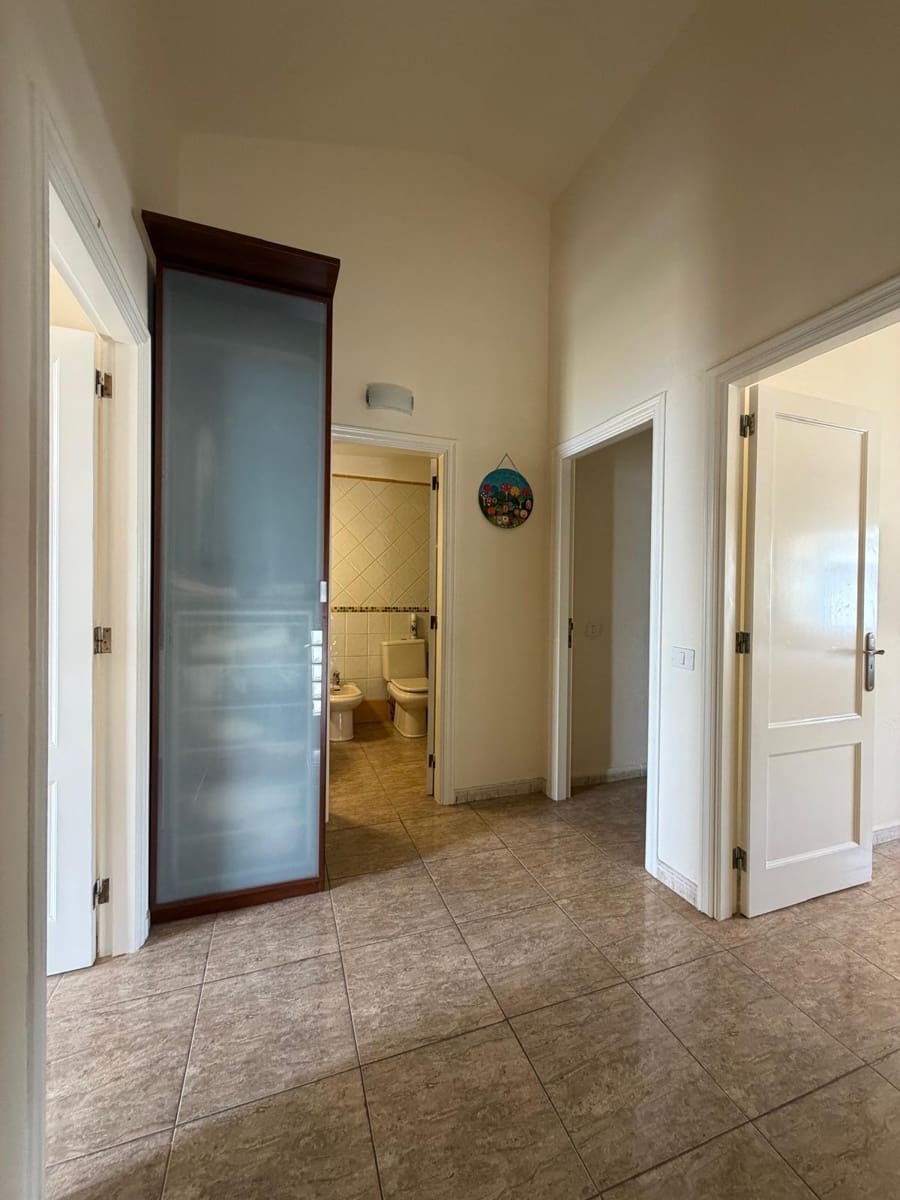 5 bedroom Villa for sale in Radazul with pool garage - € 570,000 (Ref: 9698832)