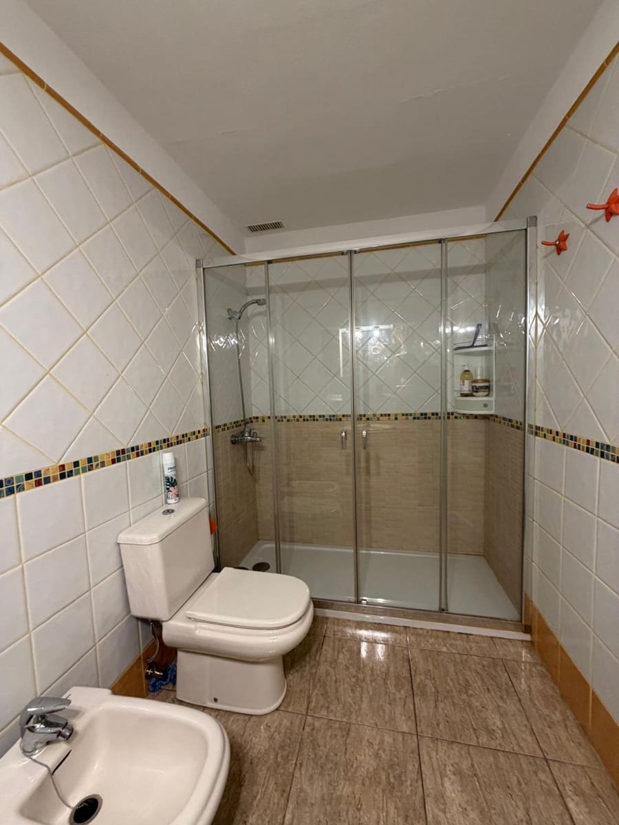 5 bedroom Villa for sale in Radazul with pool garage - € 570,000 (Ref: 9698832)