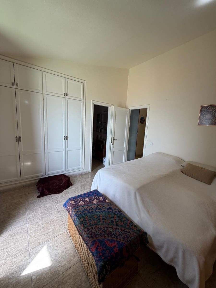 5 bedroom Villa for sale in Radazul with pool garage - € 570,000 (Ref: 9698832)