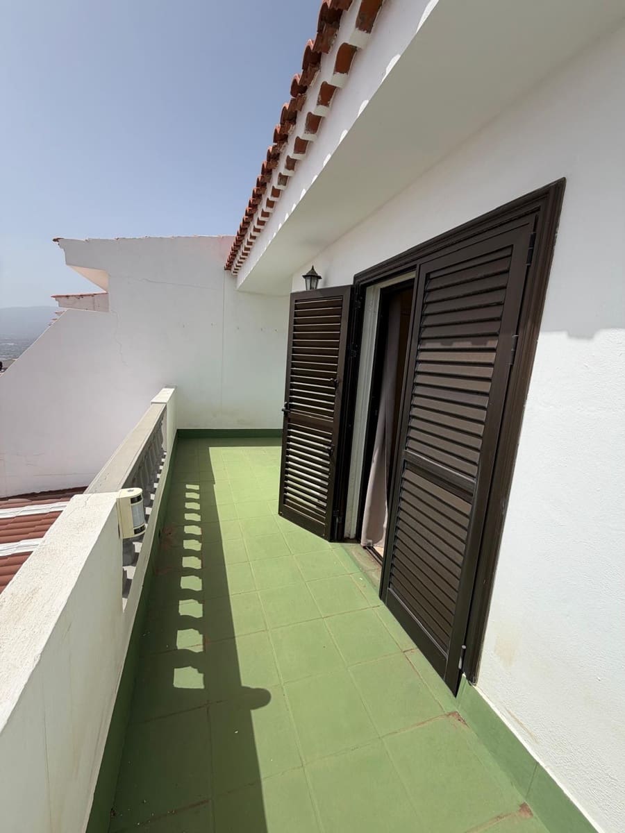 5 bedroom Villa for sale in Radazul with pool garage - € 570,000 (Ref: 9698832)