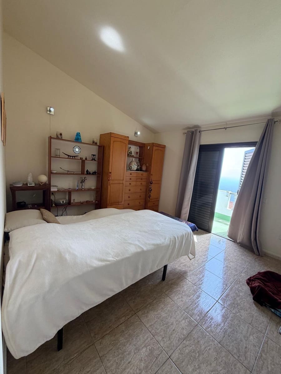 5 bedroom Villa for sale in Radazul with pool garage - € 570,000 (Ref: 9698832)