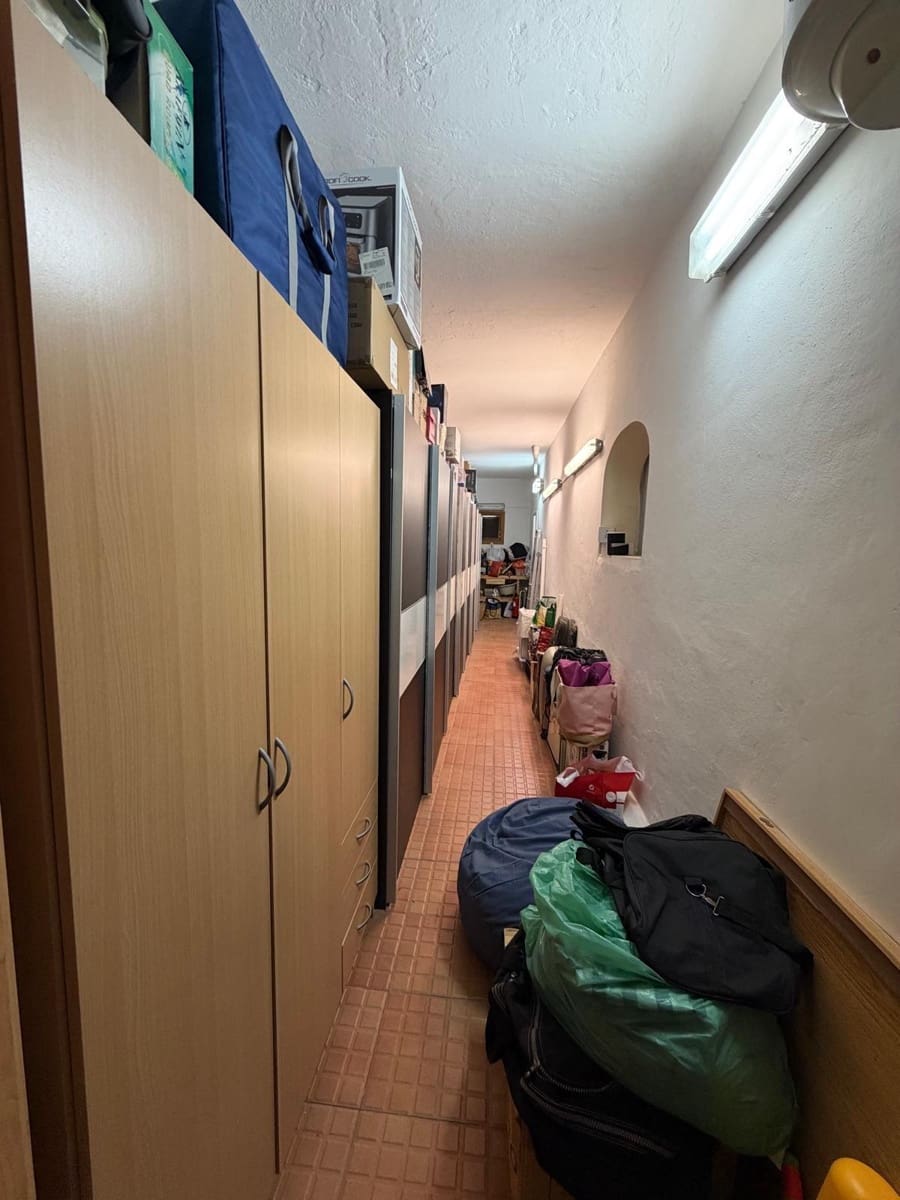 5 bedroom Villa for sale in Radazul with pool garage - € 570,000 (Ref: 9698832)