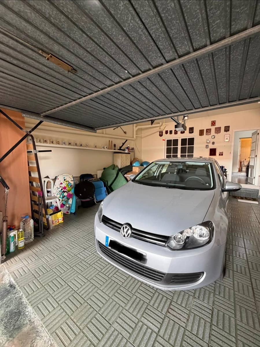 5 bedroom Villa for sale in Radazul with pool garage - € 570,000 (Ref: 9698832)