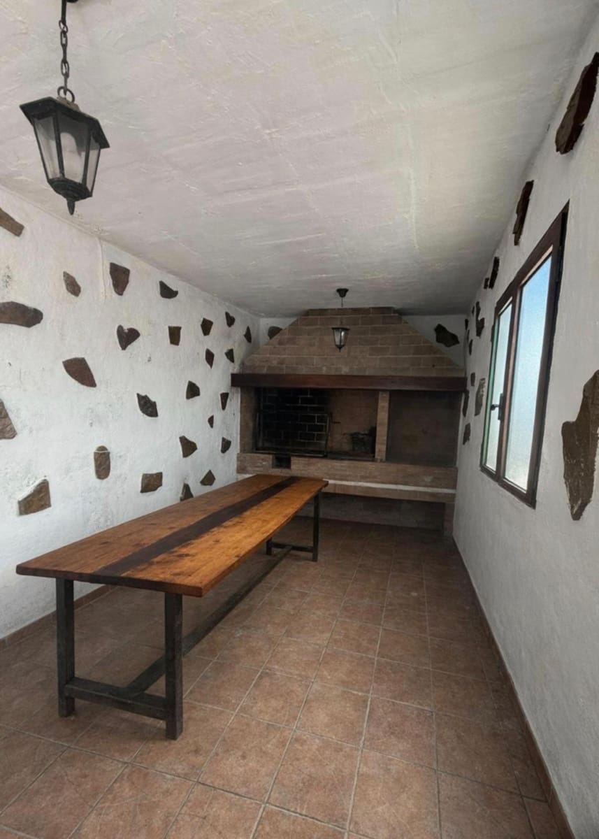 7 Zimmer Villa zu verkaufen in Villa de Mazo mit Pool Garage - 499.000 € (Ref: 9780561)