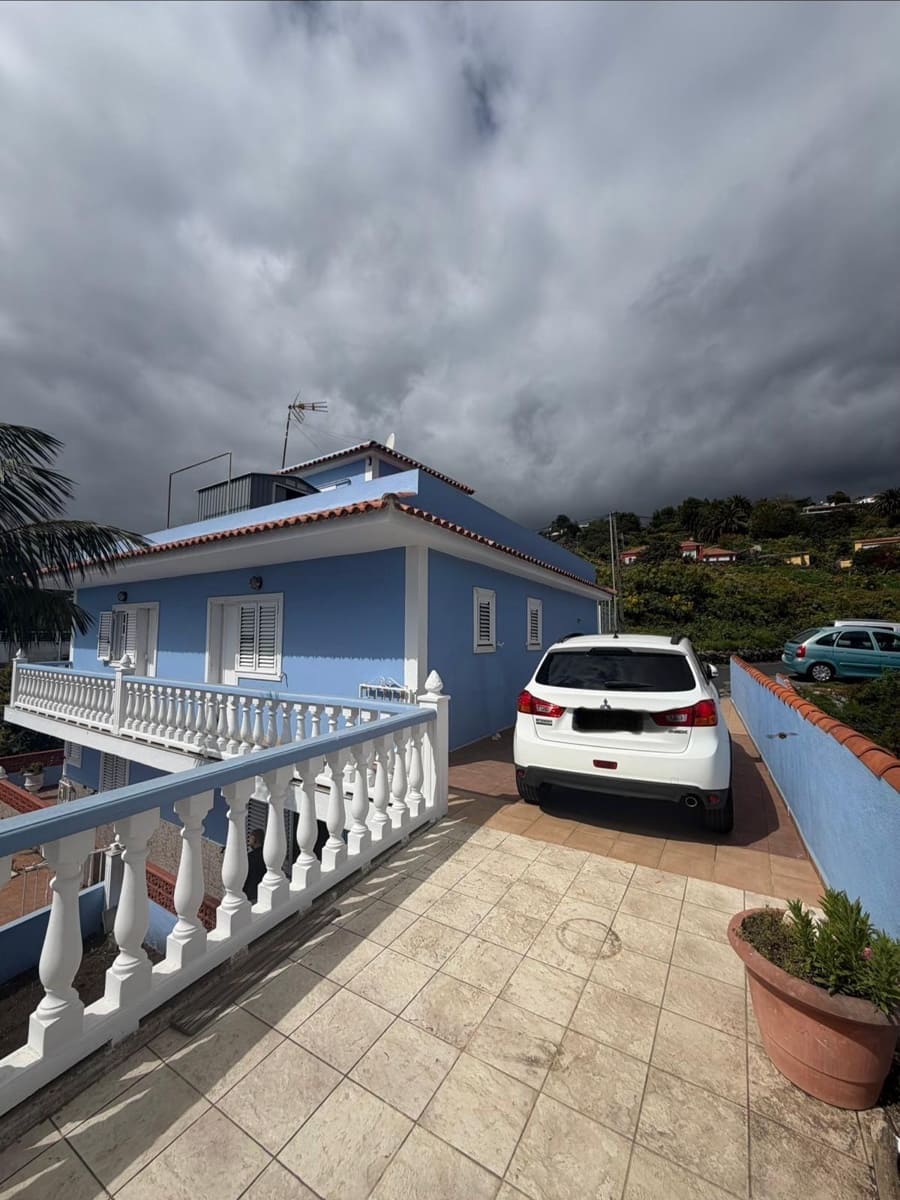 7 Zimmer Villa zu verkaufen in Villa de Mazo mit Pool Garage - 499.000 € (Ref: 9780561)