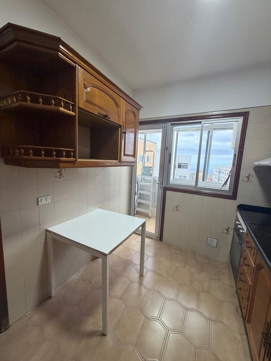 3 soveværelse Lejlighed til salg i San Cristobal de La Laguna med garage - € 325.000 (Ref: 9794639)