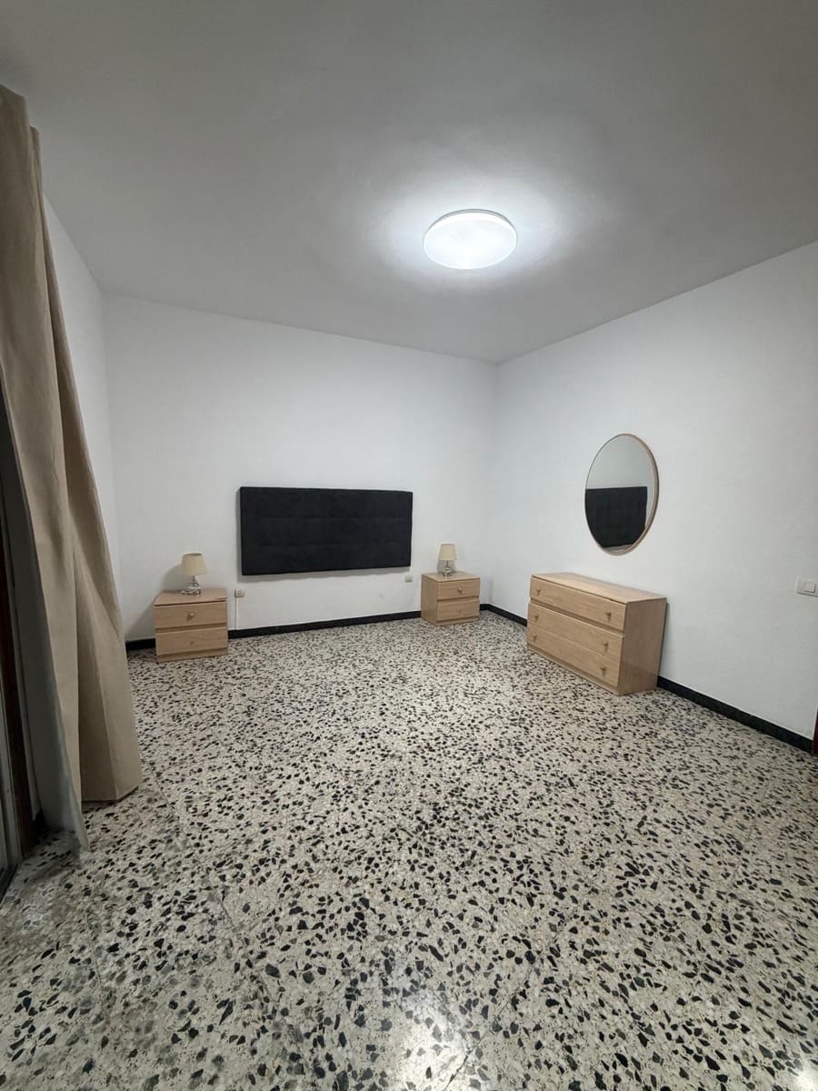 3 soveværelse Lejlighed til salg i San Cristobal de La Laguna med garage - € 325.000 (Ref: 9794639)