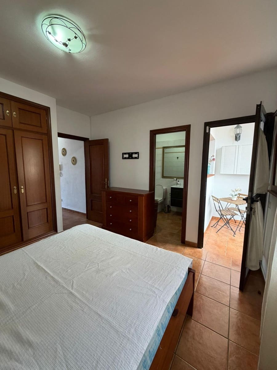4 chambre Villa/Maison Mitoyenne à vendre à Candelaria avec garage - 460 000 € (Ref: 9797107)