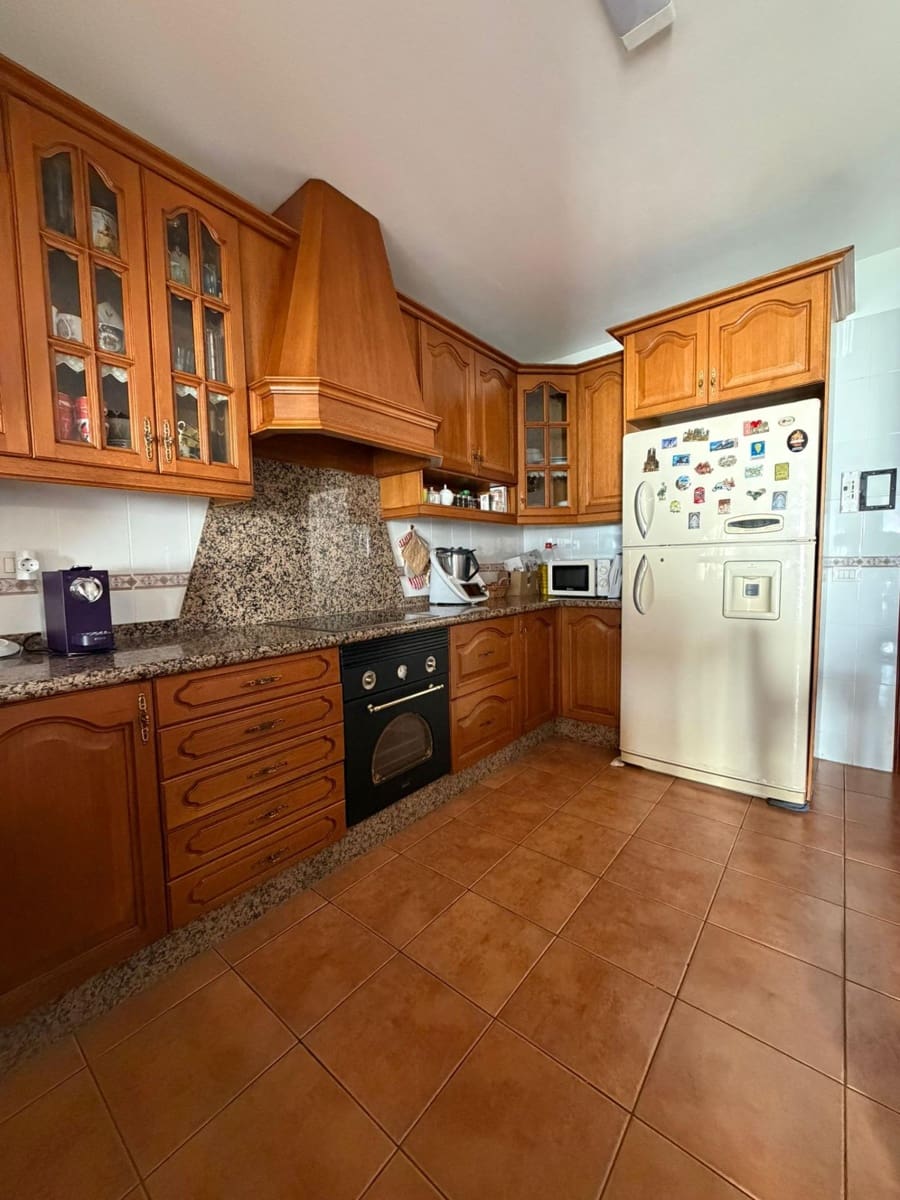 4 chambre Villa/Maison Mitoyenne à vendre à Candelaria avec garage - 460 000 € (Ref: 9797107)