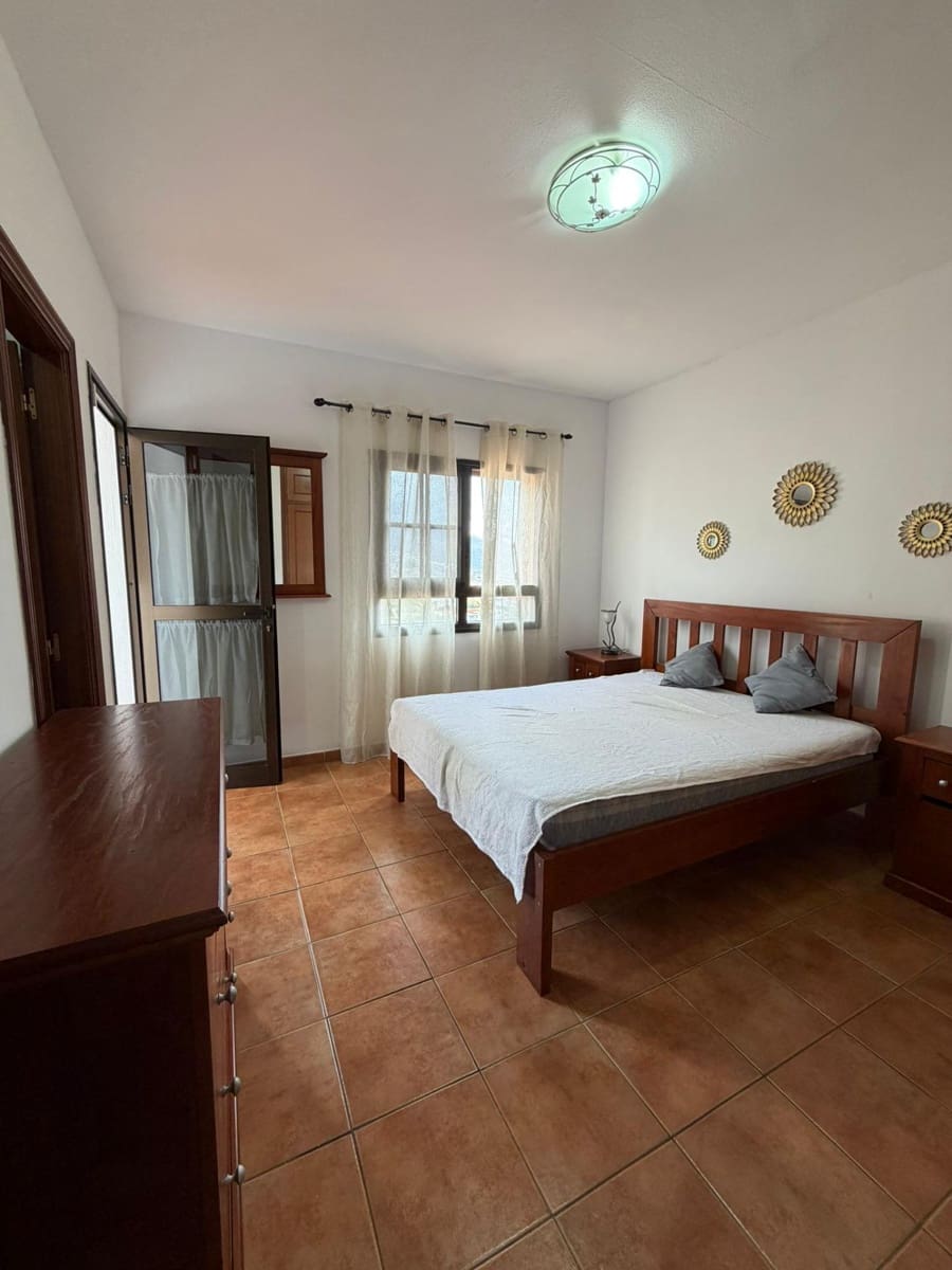 4 chambre Villa/Maison Mitoyenne à vendre à Candelaria avec garage - 460 000 € (Ref: 9797107)