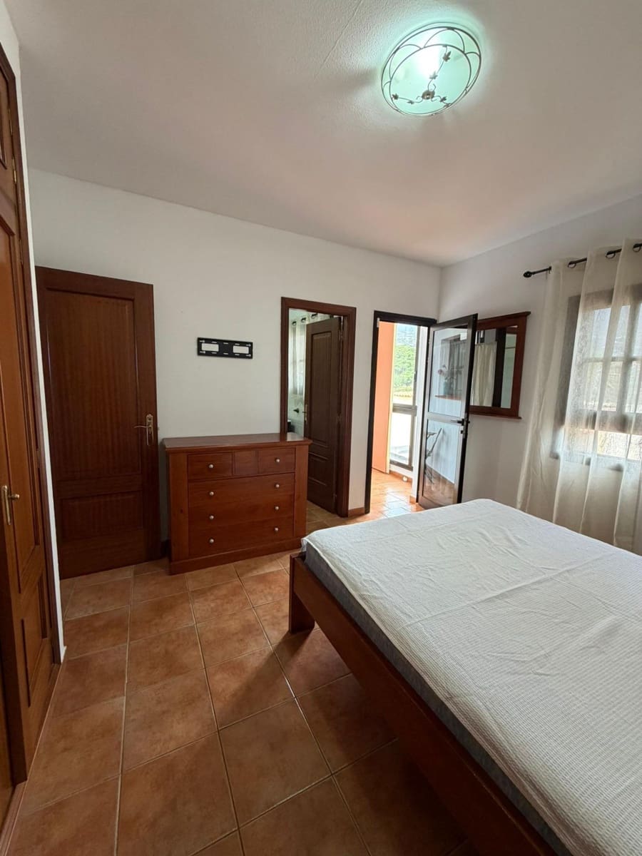4 chambre Villa/Maison Mitoyenne à vendre à Candelaria avec garage - 460 000 € (Ref: 9797107)