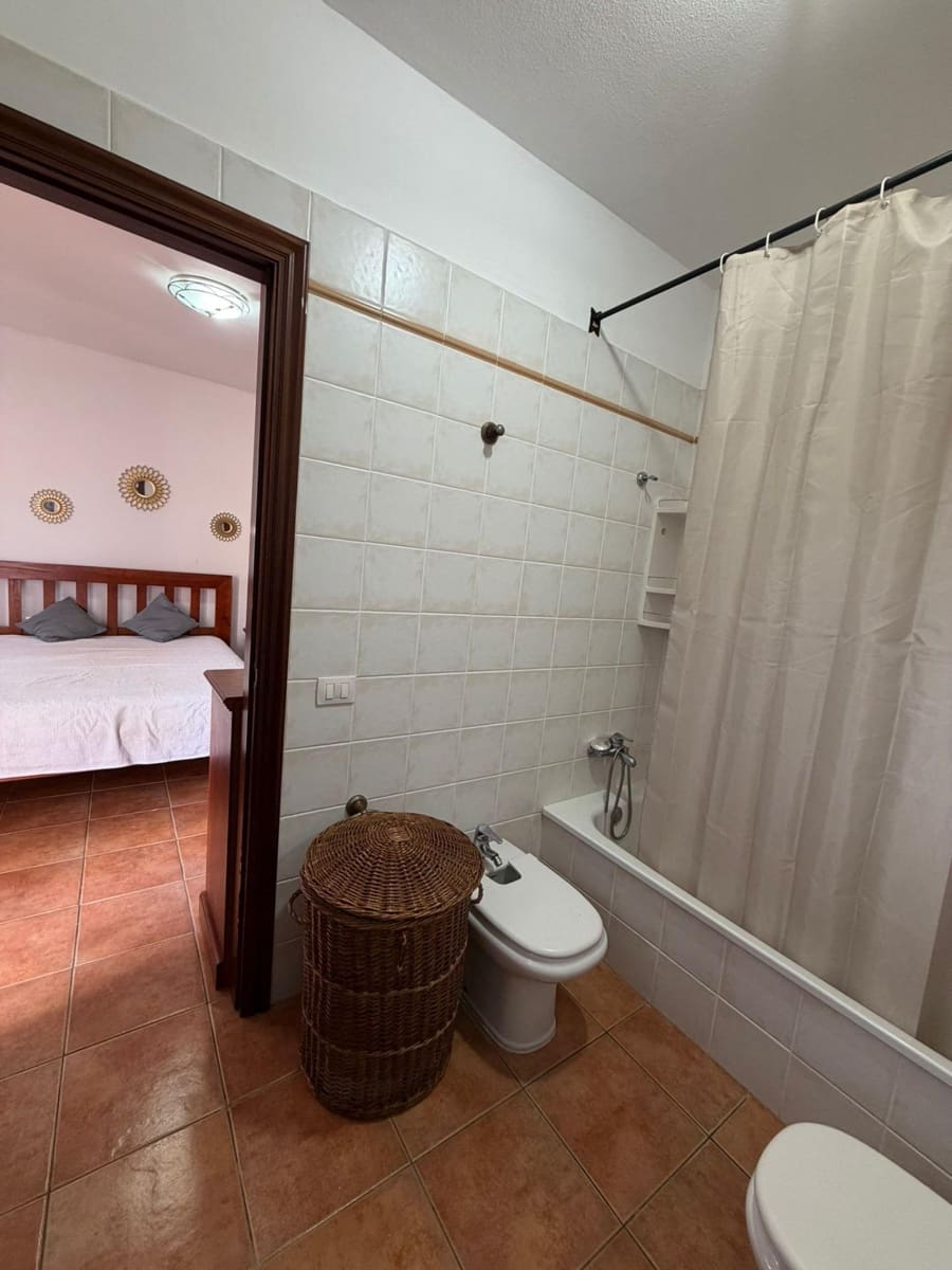 4 chambre Villa/Maison Mitoyenne à vendre à Candelaria avec garage - 460 000 € (Ref: 9797107)