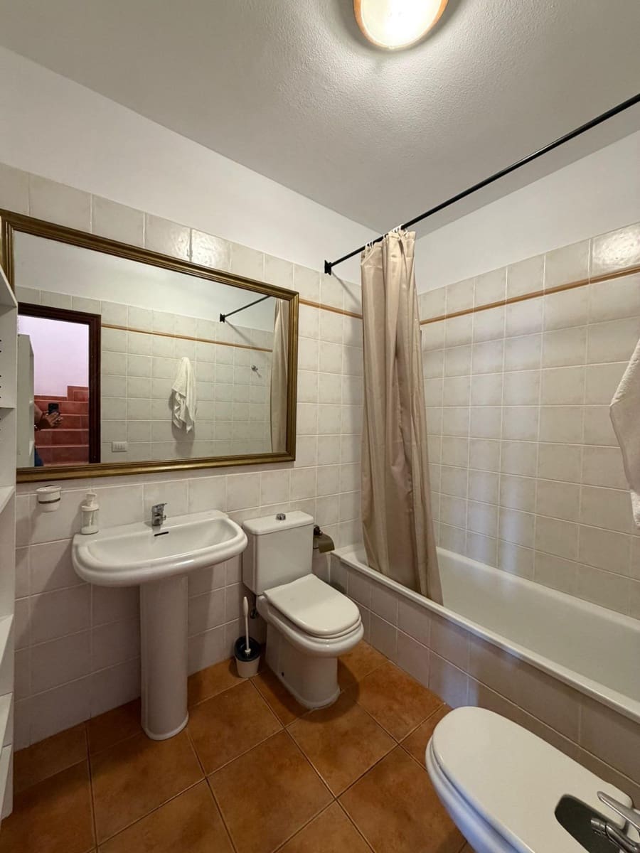 4 chambre Villa/Maison Mitoyenne à vendre à Candelaria avec garage - 460 000 € (Ref: 9797107)