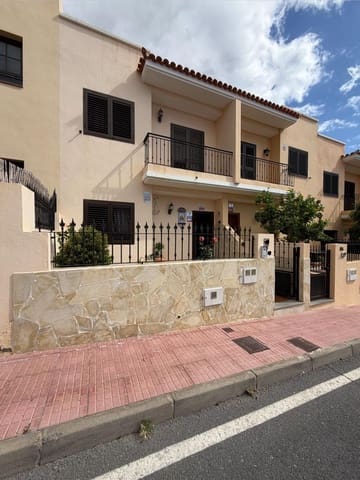 4 chambre Villa/Maison Mitoyenne à vendre à Candelaria avec garage - 460 000 € (Ref: 9797107)