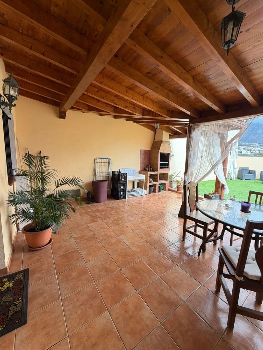 4 chambre Villa/Maison Mitoyenne à vendre à Candelaria avec garage - 460 000 € (Ref: 9797107)