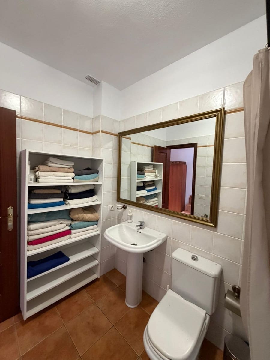 4 chambre Villa/Maison Mitoyenne à vendre à Candelaria avec garage - 460 000 € (Ref: 9797107)