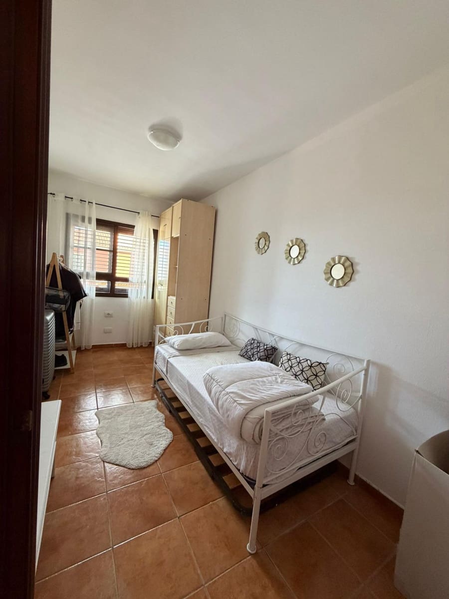 4 chambre Villa/Maison Mitoyenne à vendre à Candelaria avec garage - 460 000 € (Ref: 9797107)