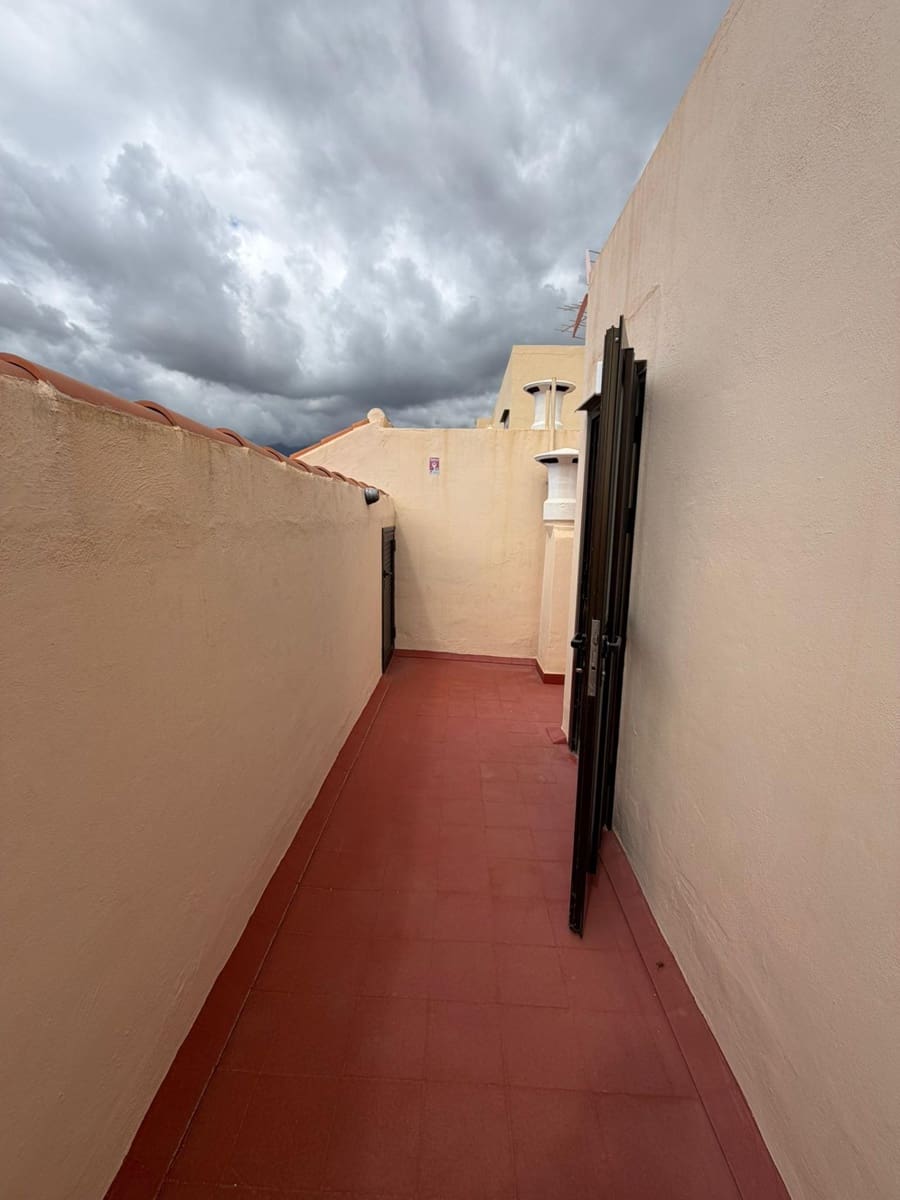 4 chambre Villa/Maison Mitoyenne à vendre à Candelaria avec garage - 460 000 € (Ref: 9797107)