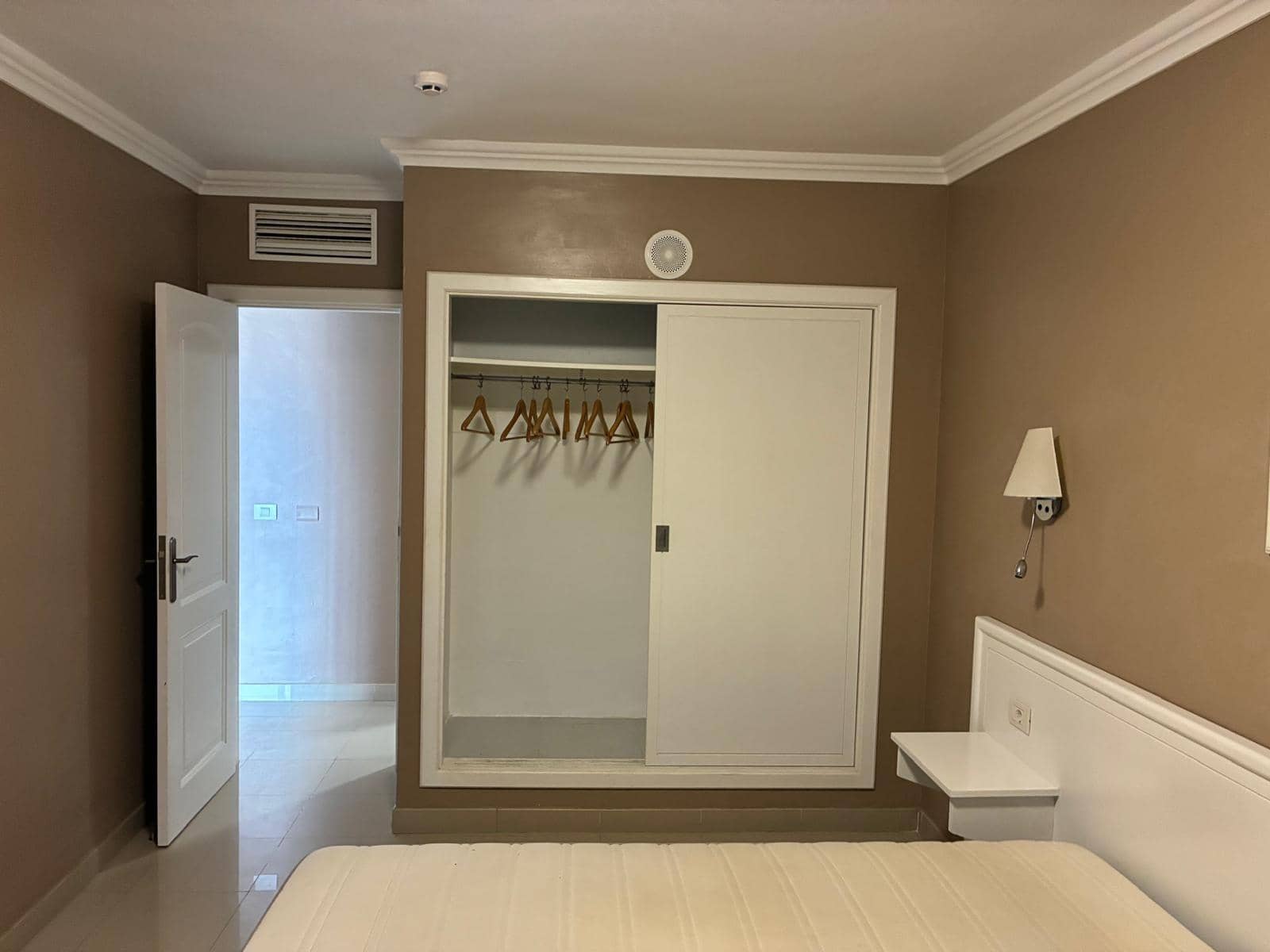 1 bedroom Apartment for rent in La Quinta with pool - € 900 (Ref: 9813334)
