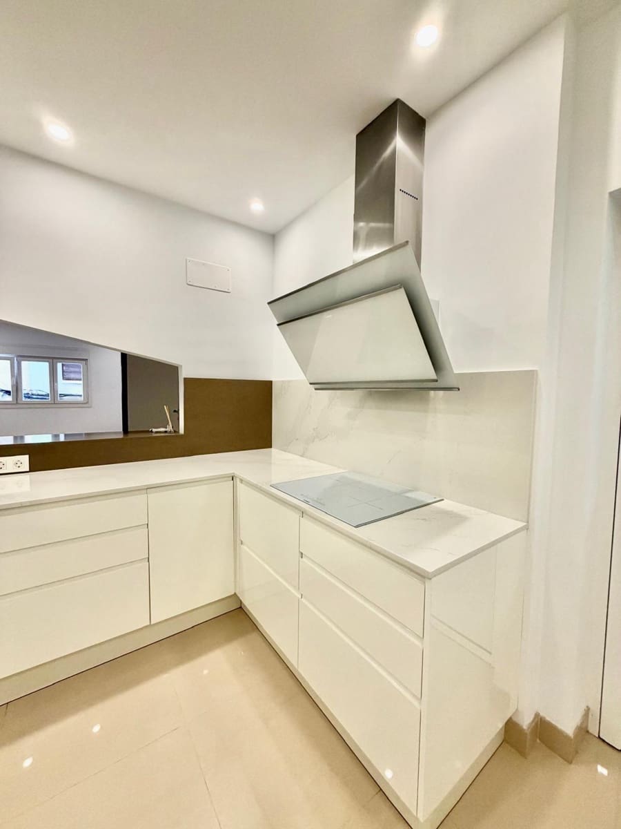 Piso de 2 habitaciones en Santa Cruz de Tenerife en venta - 450.000 € (Ref: 9818226)