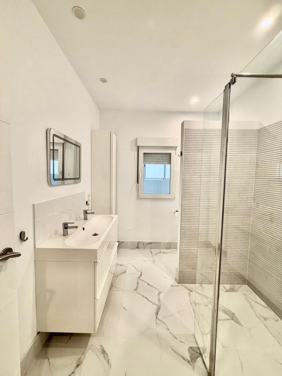 Piso de 2 habitaciones en Santa Cruz de Tenerife en venta - 450.000 € (Ref: 9818226)
