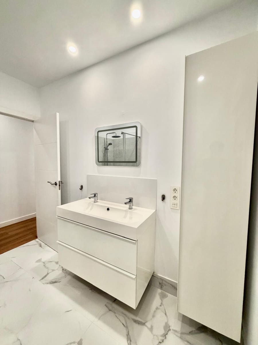 Piso de 2 habitaciones en Santa Cruz de Tenerife en venta - 450.000 € (Ref: 9818226)