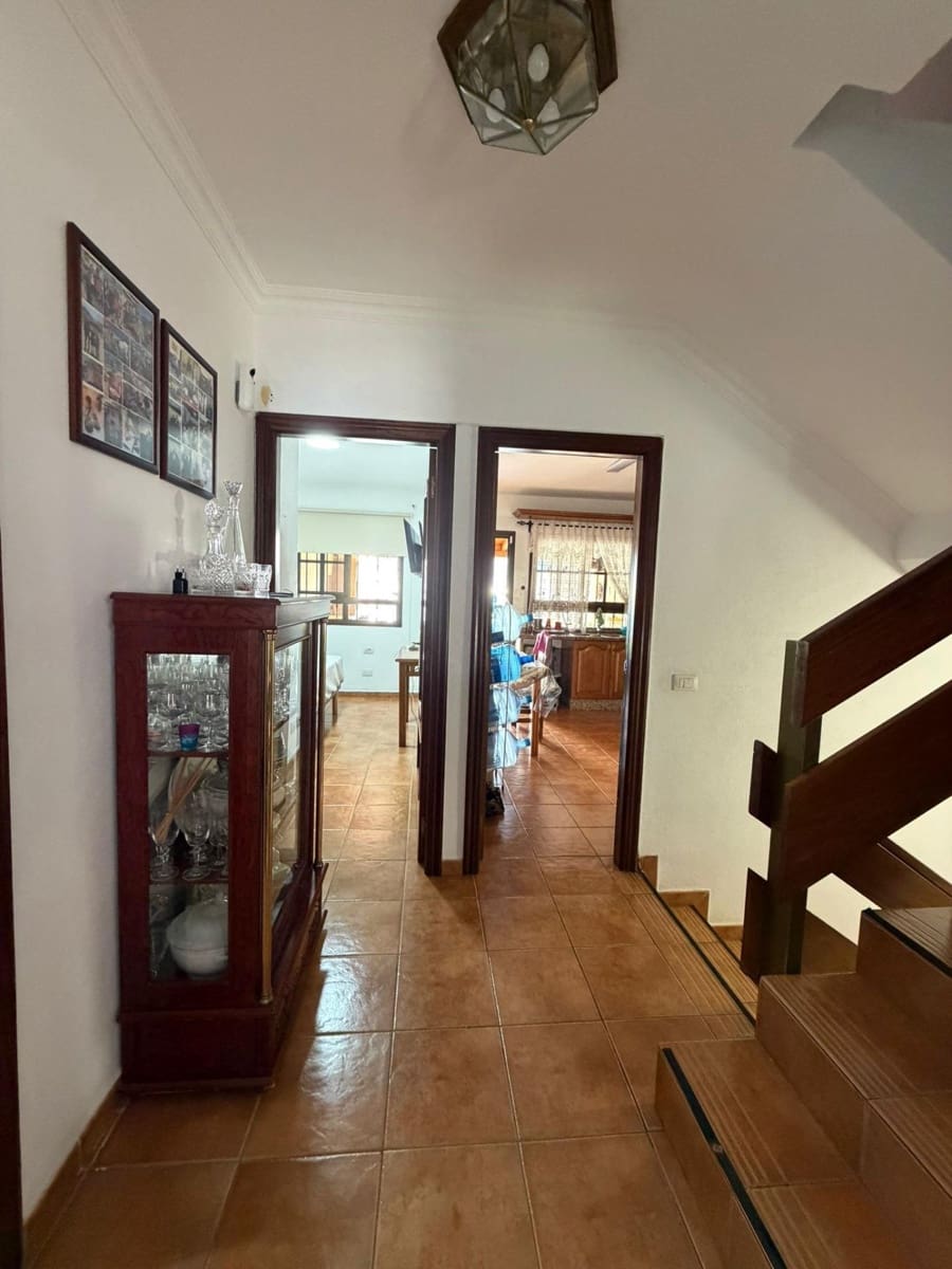 4 bedroom Terraced Villa for sale in Candelaria with garage - € 460,000 (Ref: 9846242)