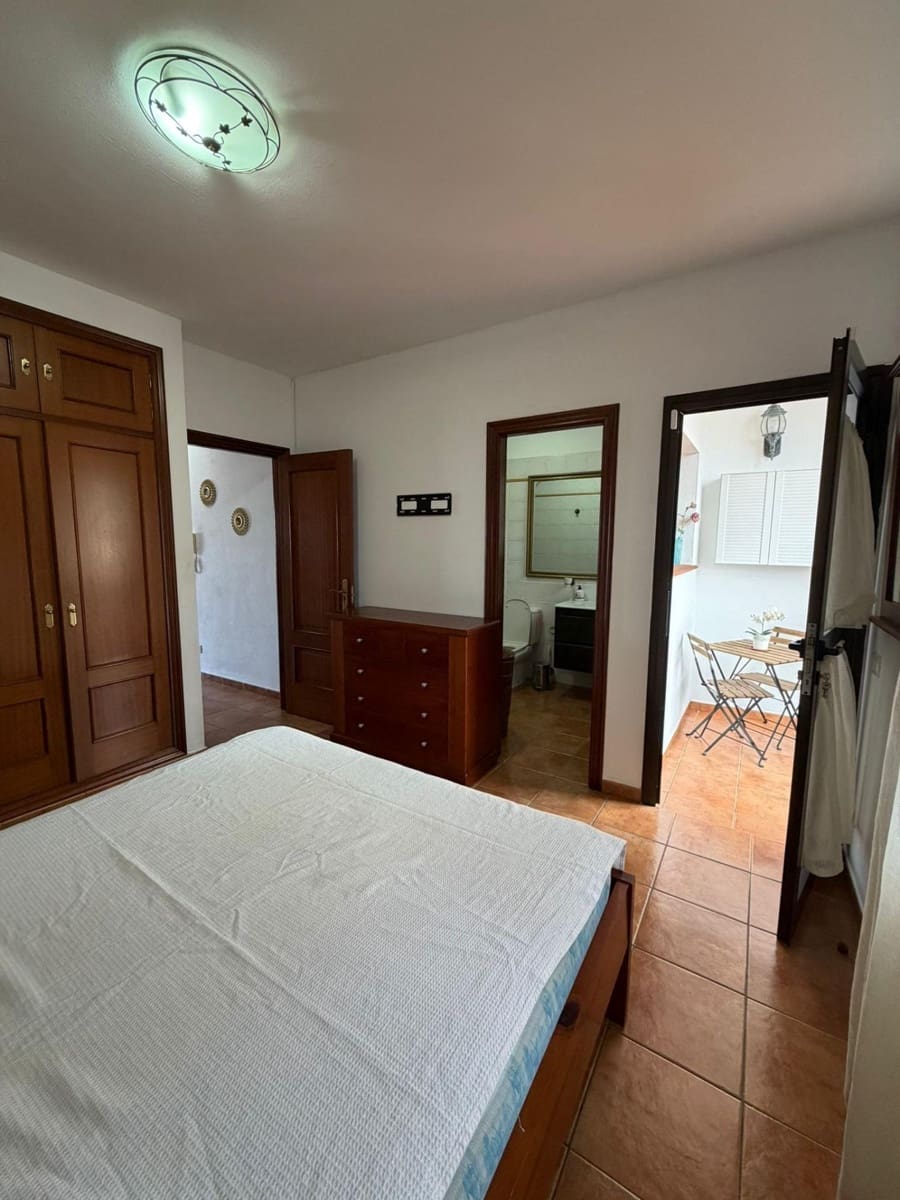4 bedroom Terraced Villa for sale in Candelaria with garage - € 460,000 (Ref: 9846242)