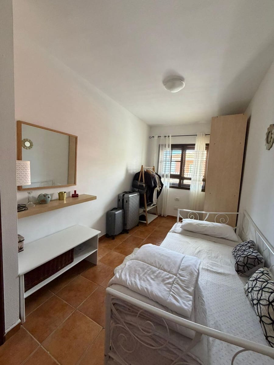 4 soveværelse Rækkehus til salg i Candelaria med garage - € 460.000 (Ref: 9873507)