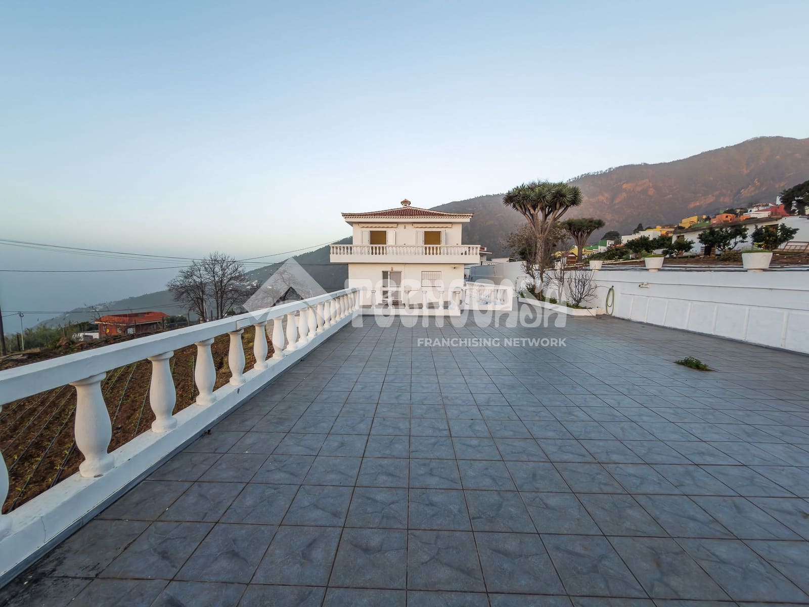 7 sypialnia Dom na sprzedaż w La Orotava z garażem - 1 550 000 € (Ref: 9628356)