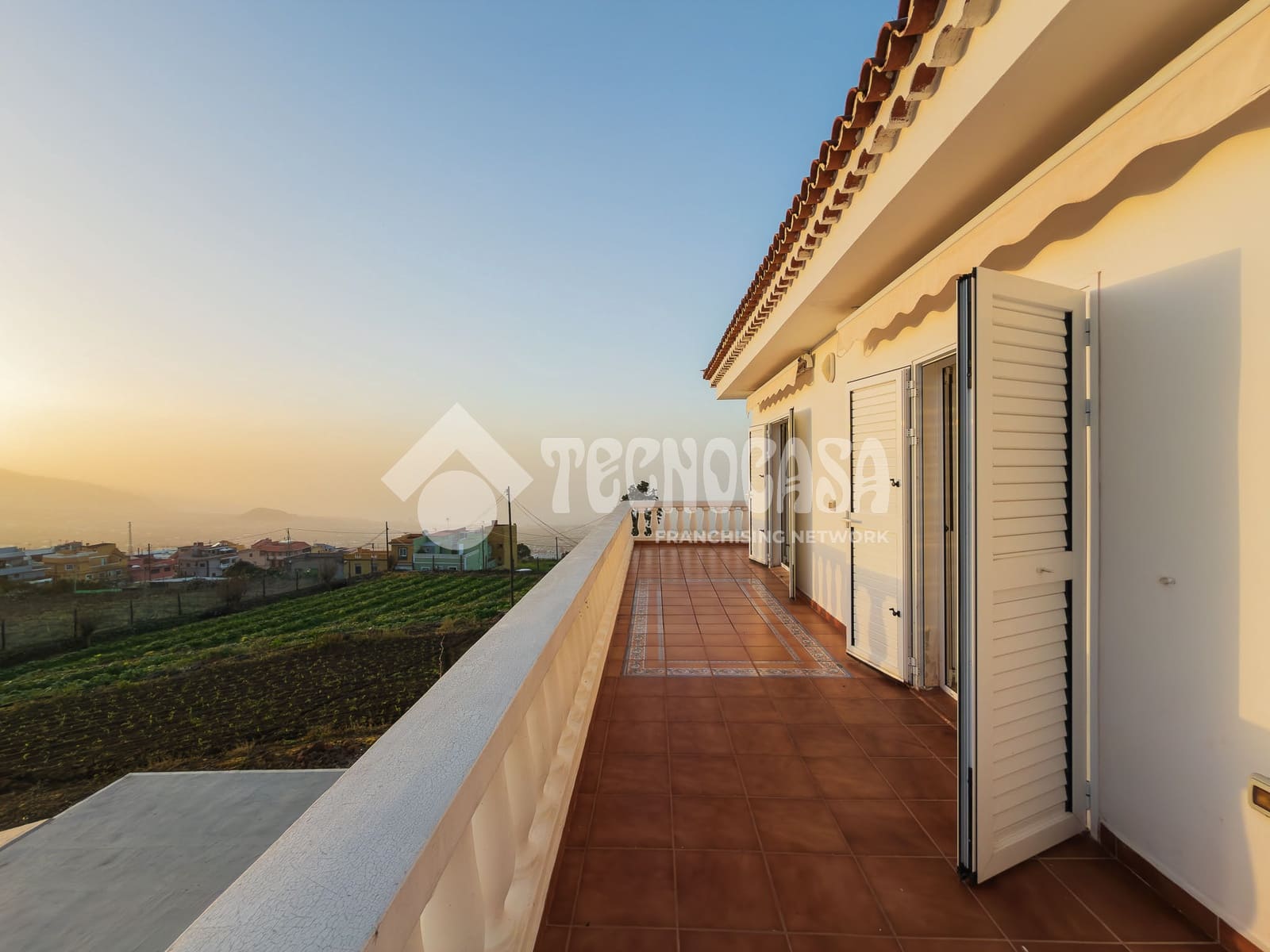 7 sypialnia Dom na sprzedaż w La Orotava z garażem - 1 550 000 € (Ref: 9628356)